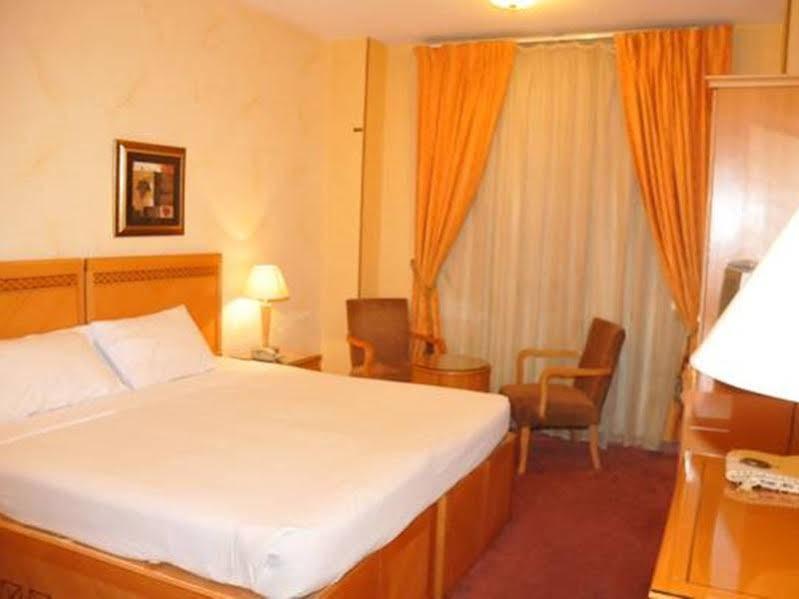 Qasr Al Ansar Golden Tulip Hotel Medina Exterior foto